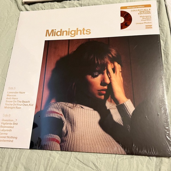 Taylor Swift Midnights Clock and Vinyl set - Picture 9 of 9